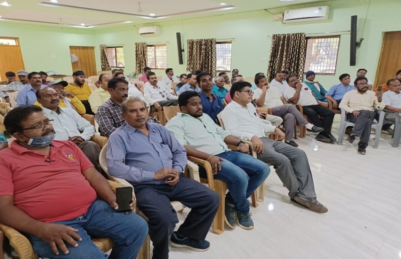 इलाके में रेल सुविधाओं की मांग की चिंगारी अब दहने को तैयार हो रही है