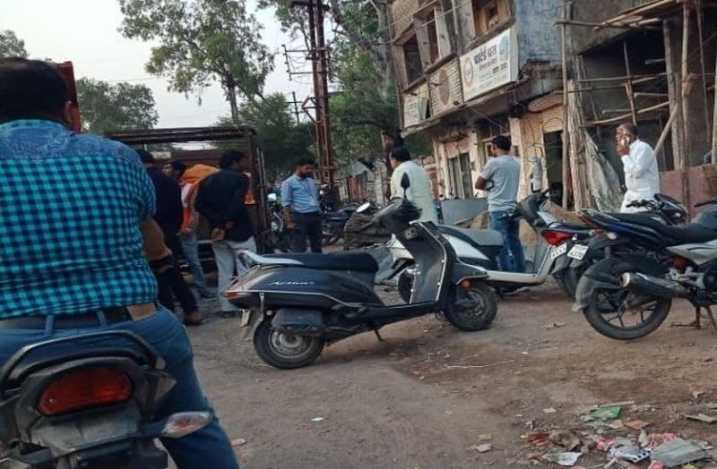 Municipal engineer told BJP leader to remove your heat