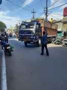 क्यों कर रहे ट्रक चालक मनमानी, जिससे लोग हो रहे परेशान