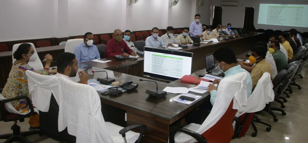satna: निगम के अधीक्षण यंत्री एसके और फायर ऑफीसर परमार को निलंबन का नोटिस