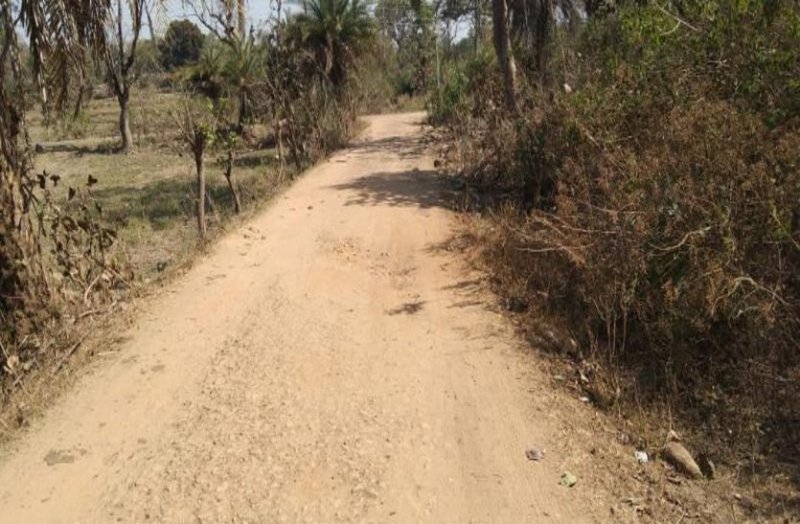 निविदा निकालने के बाद सड़क निर्माण भूल गया प्रशासन।