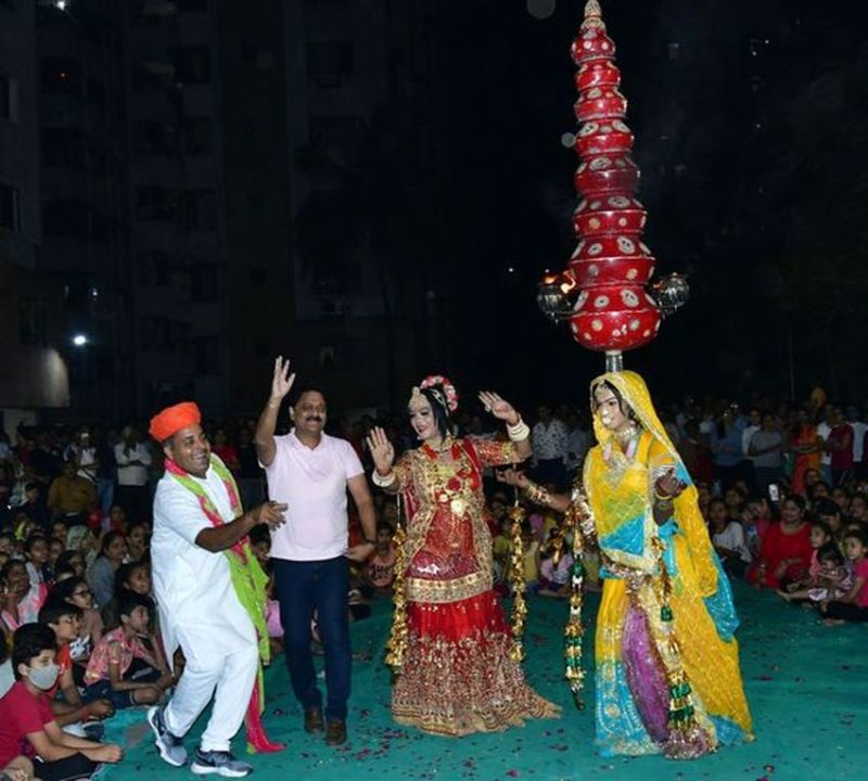 SURAT HOLI NEWS: होळिया म उड़े रे गुलाल, डारो रंग केसरिया...