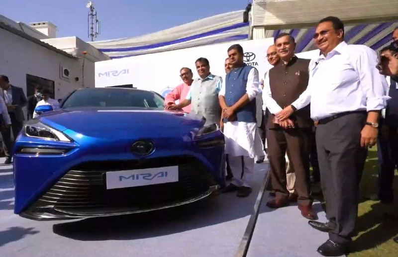 toyota_mirai_launched_nitin_gadkari-amp.jpg