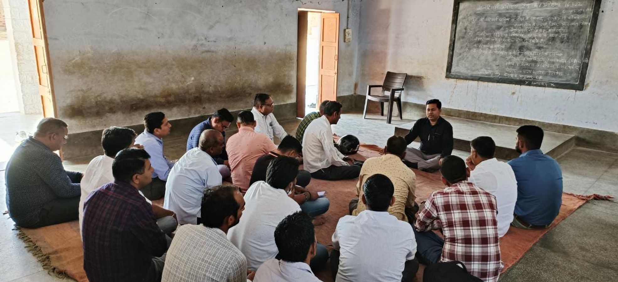 वॉलिंटियर्स को दिया प्रशिक्षण