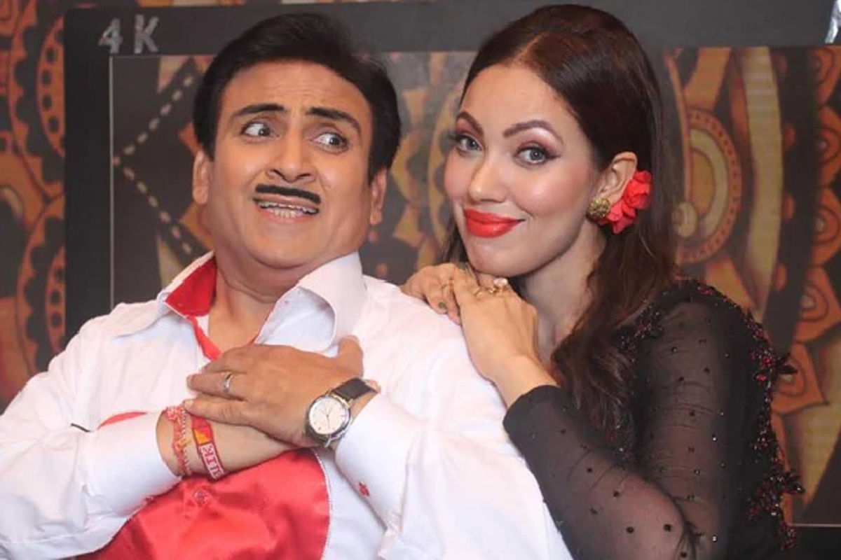 tmkoc_jethalal_played_holi_with_babita_ji.jpg
