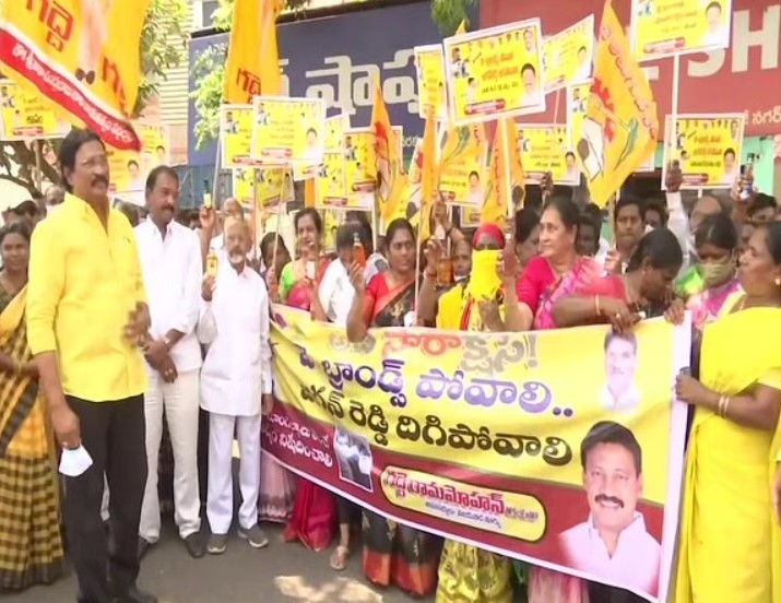 Andhra Pradesh: TDP accuses Andhra govt low quality liquor for money