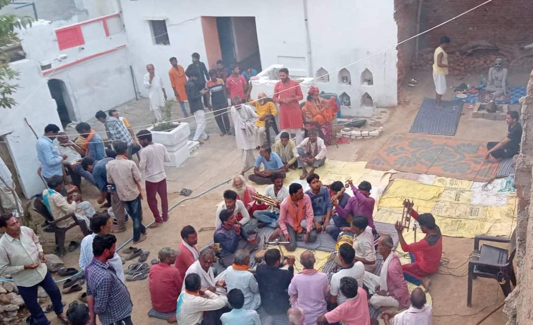 गांवों में फाग गीतों की जमी महफिल