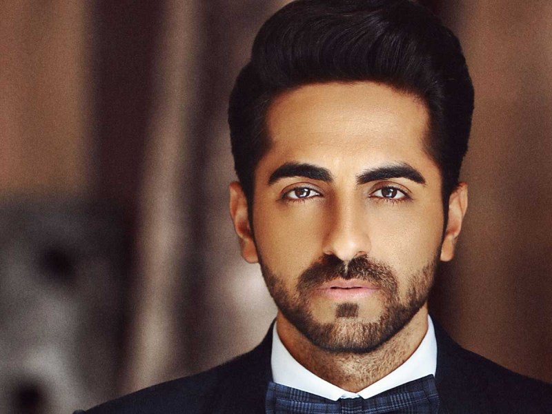 एक्टिंग से पहले पैसों के लिए ट्रेन में गाया करते थे Ayushmann Khurrana, इस एक्ट्रेस से मिली थी हीरो बनने की प्रेरणा
