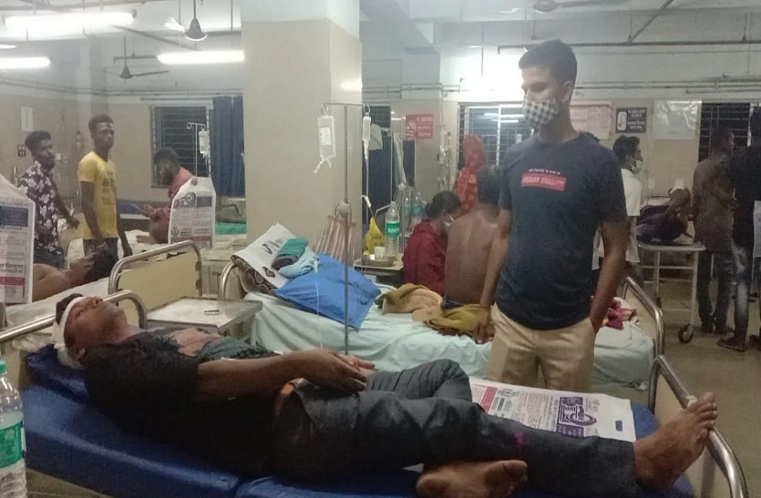 west bengal : बशीरहाट रेलवे स्टेशन पर आरपीएफ पर हमला, फायरिंग, पांच जख्मी