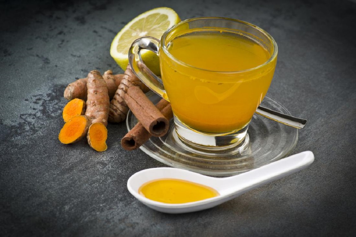 turmeric tea benefits, haldi ki chai peene ke fayde, turmeric tea for weight loss, turmeric tea for heart health, हल्दी की चाय, health tips in hindi, 