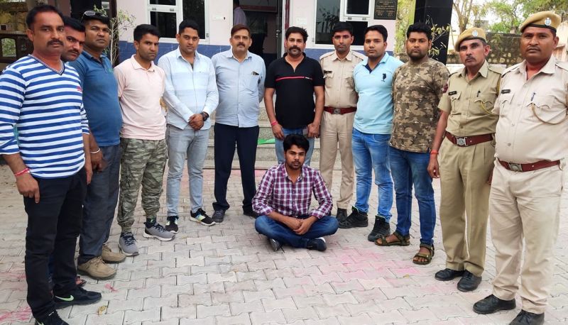 गुजरात में बदमाश राजेश भूत एक साल से काट रहा था फरारी, दो दिन पहले लौटा तो गंगापुर से दबोच लाई डीएसटी