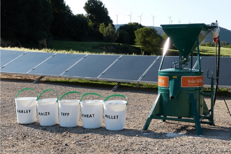 शुरू करें सोलर आटा चक्की का बिजनेस, नहीं आएगा बिजली का बिल, होगी लाखों की कमाई