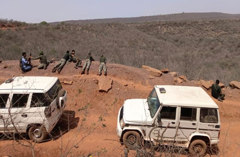 Encounter between one lakh bounty bandit Keshav Gurjar gang and police in Dang area