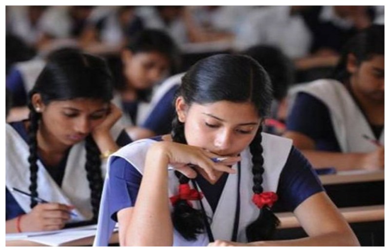 Schools Big Mistake : यूपी बोर्ड के स्कूल पहला मंथली टेस्ट कराना ही भूल गए, कमाल है