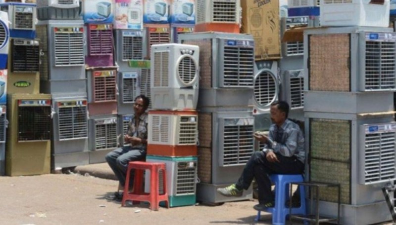 गर्मी की आहट से अब बढऩे लगी कूलर, पंखे और एसी की डिमांड