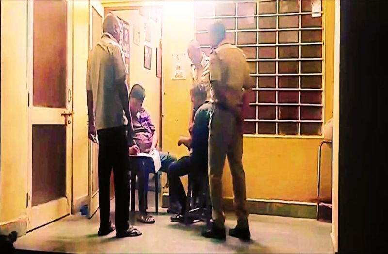 भूमि विवाद को लेकर दो भाइयों के बीच हुई मारपीट में 5 जने घायल