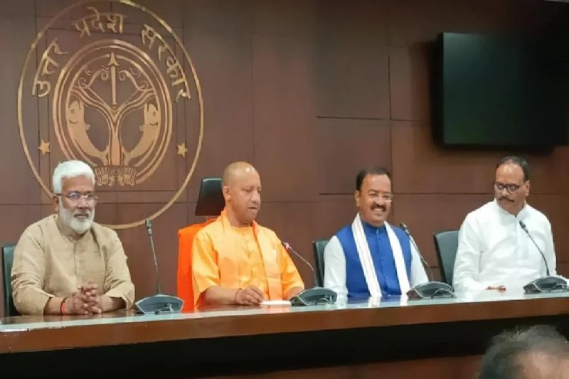 यूपी में बँट गया मंत्रियों को विभाग, किसको क्या मिला? यहाँ देखिये पूरी लिस्ट