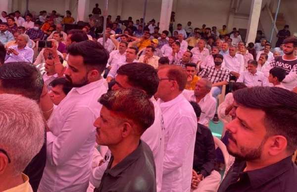 अहमदाबाद. जाट समाज की अहमदाबाद इकाई की ओर से होली स्नेह मिलन समारोह का आयोजन शहर के मेम्को क्षेत्र स्थित राजस्थान समाज सेवा संघ परिसर में हुआ। समाज के लोगों ने समारोह का आनंद लिया। कार्यक्रम को सफल बनाने में रघुनाथ चौधरी, बहादुर चौधरी, सुभाष चौधरी, श्रीपाल चौधरी, जगदीश चौधरी ने योगदान दिया। सभी ने मिलकर अतिथियों व समाज के बुजुर्ग लोगों का सम्मान किया।