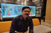 सरकारी स्कूल के मैथ्स टीचर का गजब शौक, लिख रहे फिल्मों की कहानियां