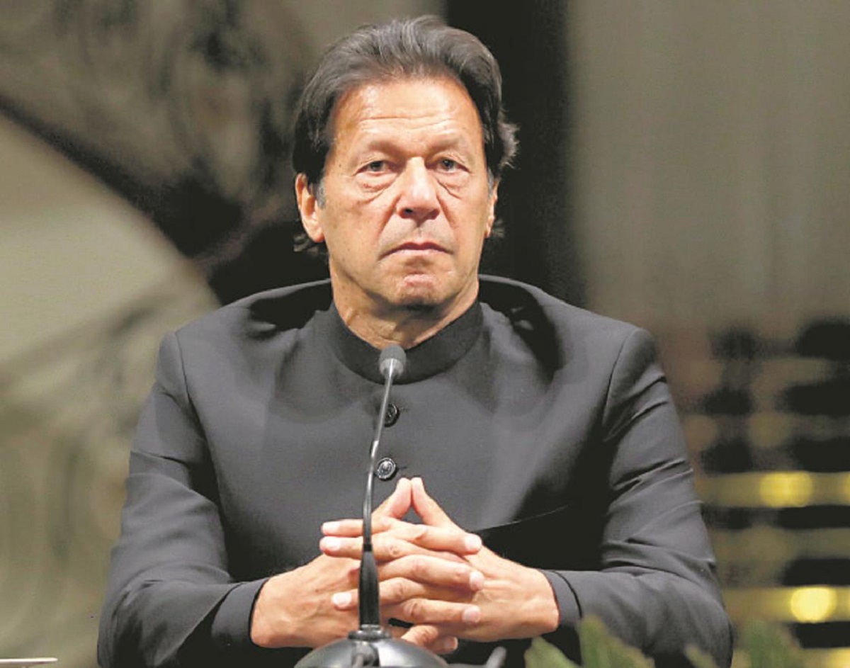 पाकिस्तान के पीएम इमरान खान ने खेला नया दांव, राष्ट्रपति को दी विधानसभा भंग करने की सलाह