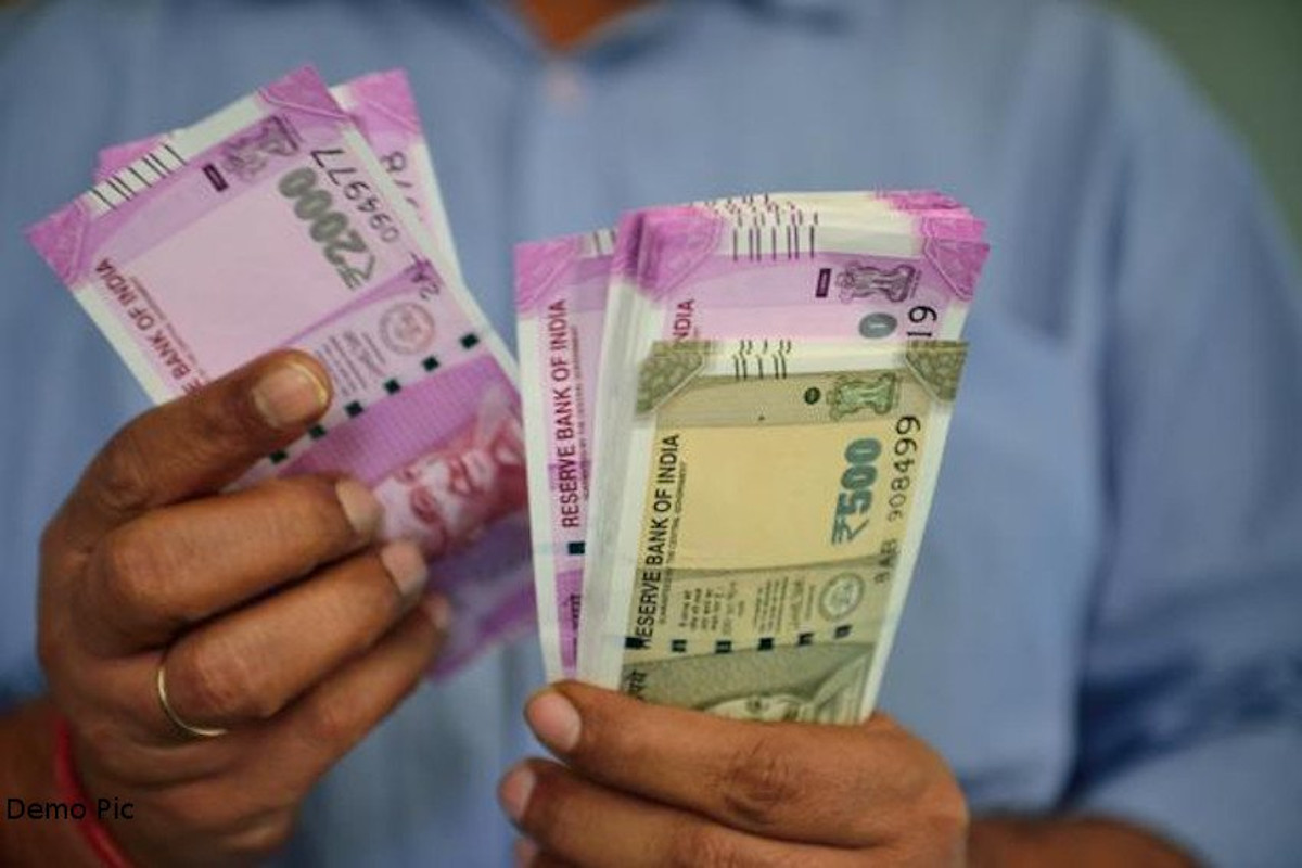 UP Government Hike Dearness Allowance DA of 16 Lakh State Employees