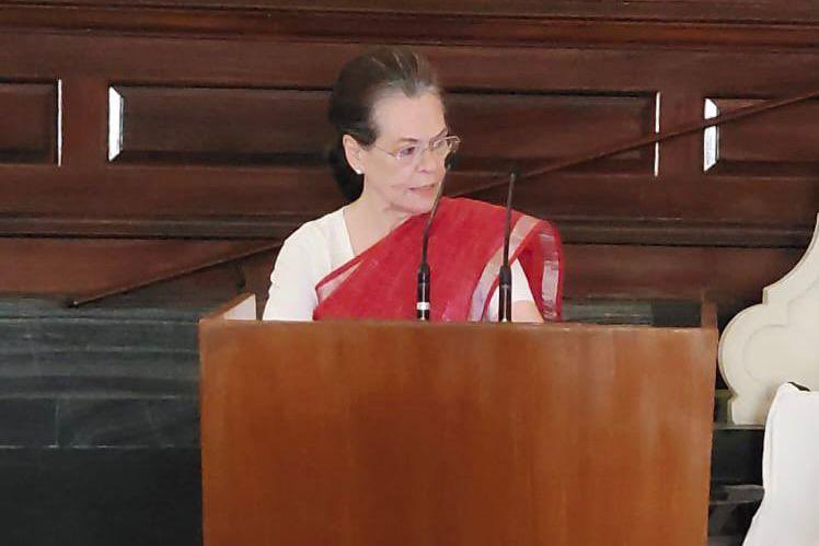 Sonia Gandhi Hard Message To Factionalist In Congress Parliamentary Committee Meeting