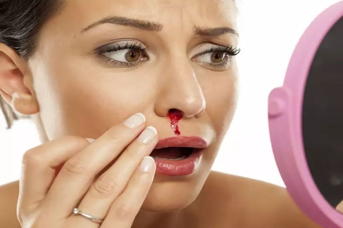Nose Bleeding : गर्मी में आता है नाक से खून? तो जानिए इसका कारण और बचने के ये
कारगर घरेलू नुस्खे - image