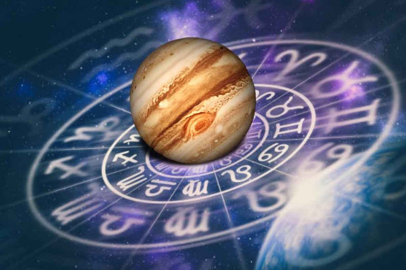 ज्योतिष शास्त्र, गुरु ग्रह, बृहस्पति ग्रह, कार्य सफलता, धन, वैभव, वैवाहिक जीवन, शादी, विद्या, गुरुवार का व्रत करने के फायदे, मीन राशि, धनु राशि, brihaspati grah, guruwar vrat ke fayde, thursday fast benefits, Pisces, sagittarius,