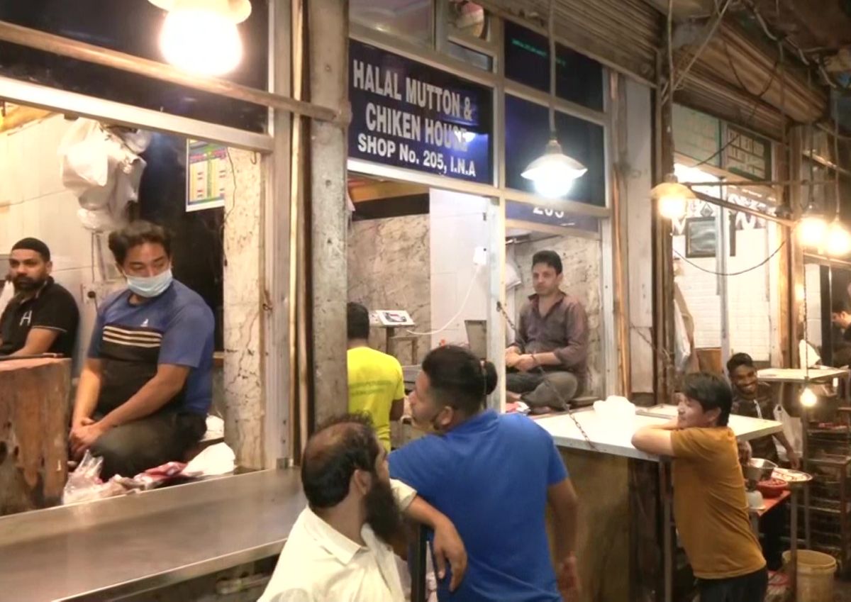 दिल्ली के मेयर ने लगाया मांस की दुकानों पर प्रतिबंध, तो बिफरा विपक्ष, कहा - 'संविधान अनुमति देता है, जब चाहें खा सकते हैं'