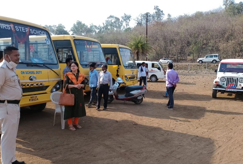 School buses: परिवहन विभाग की जांच में खुली स्कूल बसों की पोल