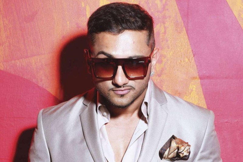 yo yo honey singh manhandled at south delhi club police lodged fir