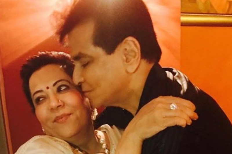 पत्नी शोभा के लिए एयरपोर्ट से लौट आए थे Jeetendra, बाद में वही फ्लाइट हो गई थी क्रैश