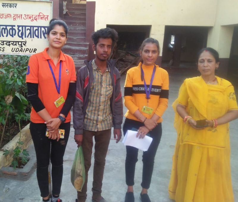 लखनऊ से ट्रेन में उदयपुर पहुंचा मुक-बधिर किशोर