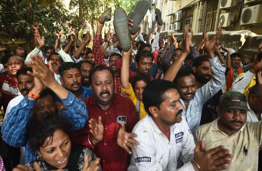 शरद पवार के घर फूटा एसटी कर्मचारियों का गुस्सा