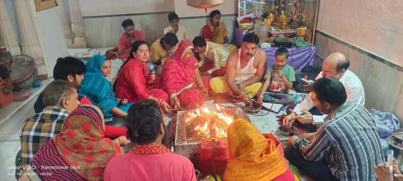 नवरात्र अनुष्ठान की पूर्णाहुति, घरों-मंदिरों में कन्या पूजन