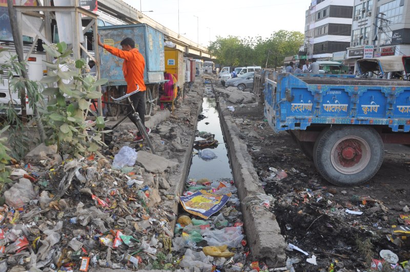 40 करोड़ का सीवरेज बना समस्या का घर, 100 करोड़ से सुधरे तो गनीमत