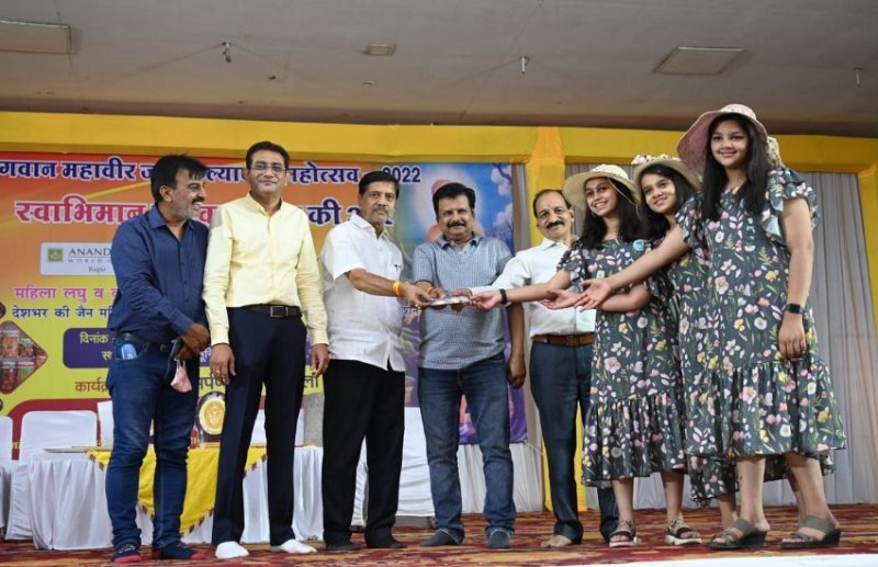 150 साल पुरानी हमारी दादाबाड़ी मध्य भारत में सबसे बड़ी, जानिए क्या-क्या हो रहा है...