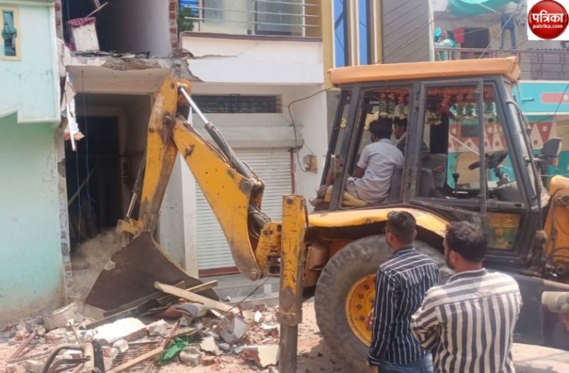 Police and Rapid Action Force took out flag march in sendhwa