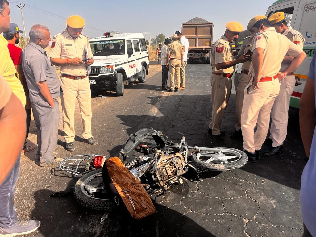 three death in road accident in barmer
