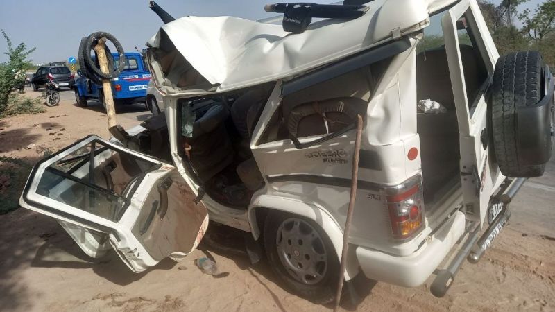 Death in road accident Video - रोड एक्सीडेंट में एक ही परिवार के नौ सदस्यों में से छह की मौत, देखें मृतकों व घायलों की सूची...