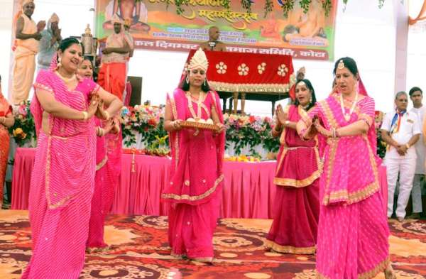 जय वर्धमान गुणधीर सन्मति के दायक हो