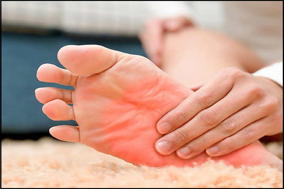 Home Remedies for Burning Feet: क्या आप भी तलवे में हो रहे जलन से परेशान है, तो ये घरेलू नुस्खे दिलाएंगे तुरंत राहत