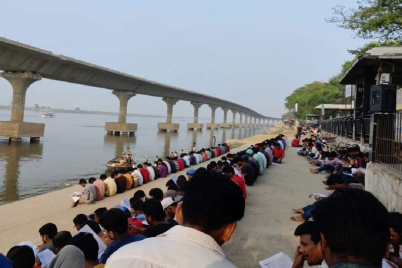 बिहार में है एक एसा घाट जहां पर बैठकर उम्मीदवार करते हैं सरकारी नौकरी की तैयारी