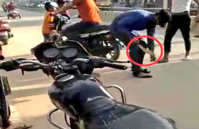 हुकुलगंज वाराणसी में चाय विक्रेता पर चापड़ से हमला