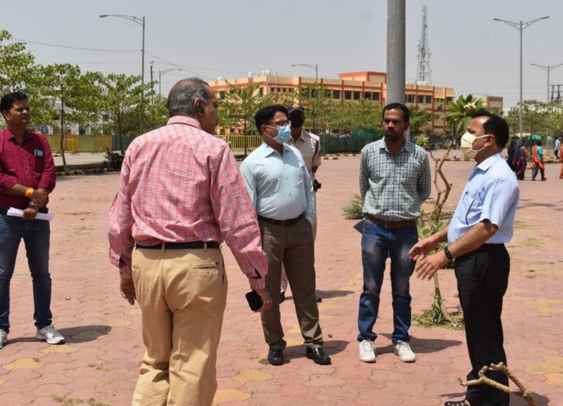 जिला अस्पताल में 100 बिस्तर और बढ़ाने की तैयारी कलेक्टर ने किया अस्पताल का निरीक्षण