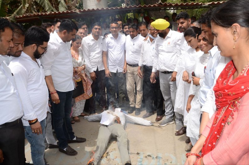 SriGanganagar दूषित पानी का मुद्दा भूल एडीएम के खिलाफ खोला मोर्चा, कोर्ट व कलक्ट्रेट कैम्पस में सन्नाटा पसरा