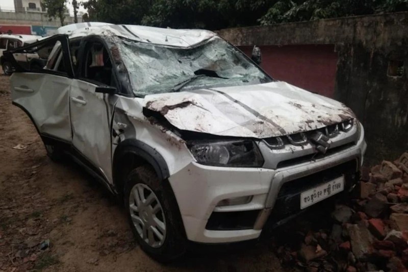 Car Fell in Canal Three out Of Five Dead