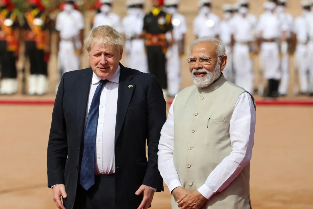 भारत के स्वागत से गदगद ब्रिटिश PM बोरिस जॉनसन, बोले - 'ऐसा लगा जैसे मैं सचिन तेंदुलकर और अमिताभ बच्चन हूं'