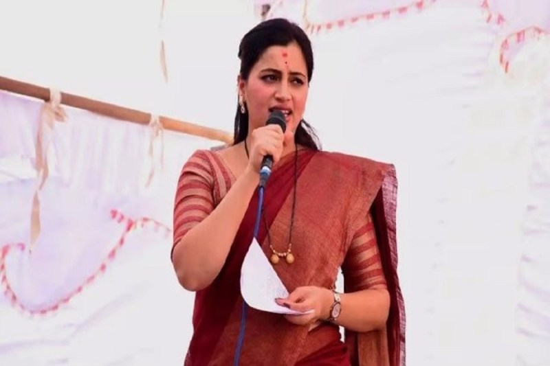 Hanuman Chalisa row: All you need to know about Navneet Kaur Rana