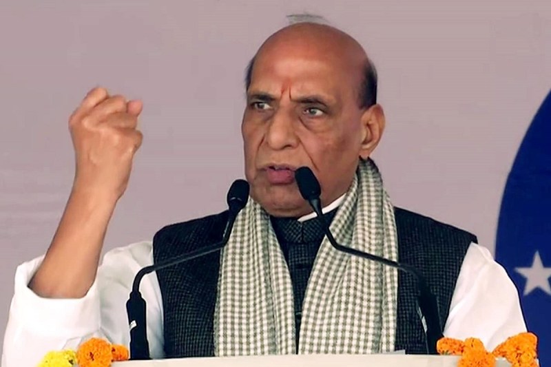 पाकिस्तान को राजनाथ सिंह ने दी चेतावनी, 'सीमा पार करने से नहीं हिचकिचाएंगे'